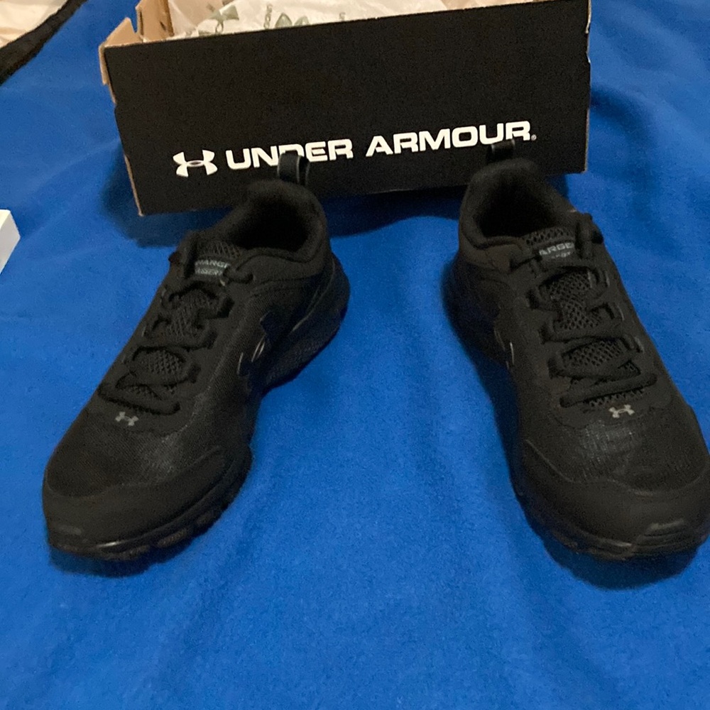 Under Armour shoes Size 9 New in box